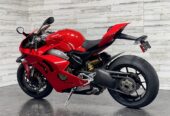 2018 Ducati panigale V4 (+971561943867)