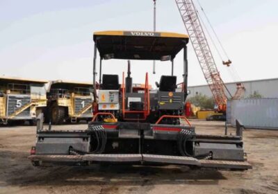 2025-Volvo-P5320B-ABG-Track-Paver-3-5