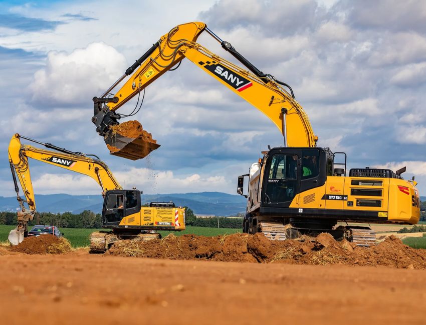 Grab SANY SY215C LC Medium Excavator