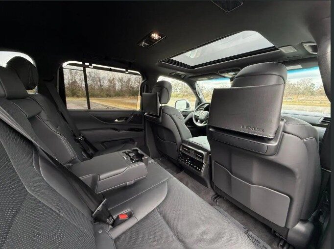 2023 Lexus LX600 4WD Gcc Full Options 16,200KM