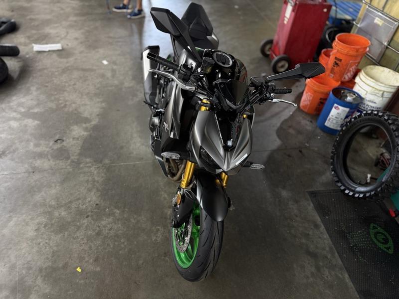 2026 Kawasaki Z1100 SE ABS WhatsApp +17203061962